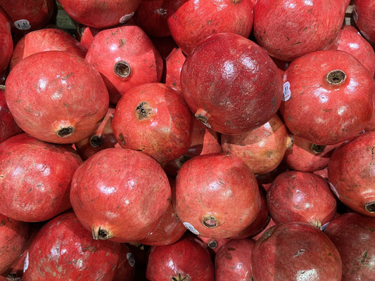 Do pomegranates clear skin?